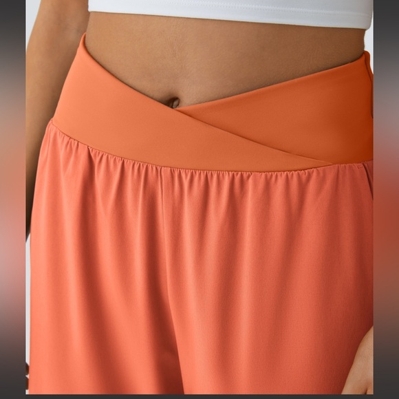 Breezeful™ High Waisted Crossover Side Pocket
Split Quick Dry Resort Pants​ - Picture 4 of 7